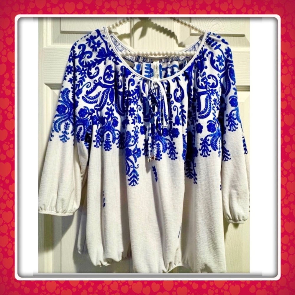 PerSeption top blouse - petite large - blue and white filigree pattern